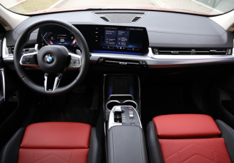 Подержанный автомобиль BMW X2 2024 года (9 фото)