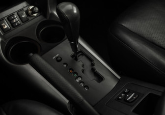 Подержанный автомобиль Toyota RAV4 2008 года (15 фото)