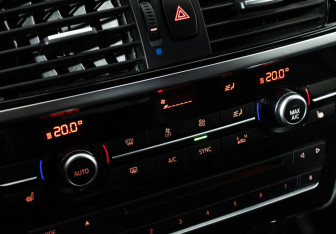 Подержанный автомобиль BMW X4 2016 года (17 фото)