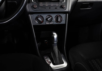 Подержанный автомобиль Volkswagen Polo Sedan 2016 года (12 фото)