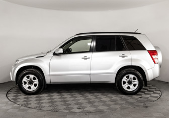 Подержанный автомобиль Suzuki Grand Vitara 2011 года (8 фото)