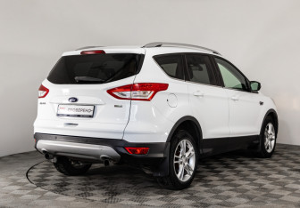 Подержанный автомобиль Ford Kuga 2014 года (5 фото)