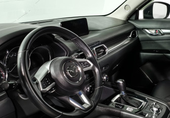 Подержанный автомобиль Mazda CX-5 2018 года (9 фото)