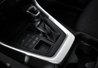 Подержанный автомобиль Toyota RAV4 2021 года (11 фото)