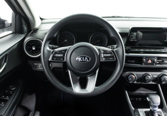 Подержанный автомобиль Kia K3 Sedan 2020 года (19 фото)