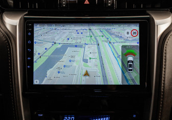 Подержанный автомобиль Toyota Fortuner 2018 года (21 фото)