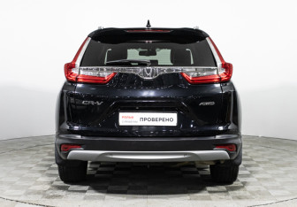 Подержанный автомобиль Honda CR-V 2017 года (6 фото)