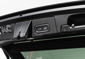 Подержанный автомобиль Volvo XC60 2020 года (16 фото)