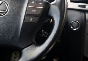 Подержанный автомобиль Lexus LX 2014 года (28 фото)