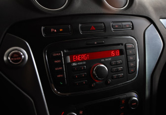 Подержанный автомобиль Ford Mondeo Sedan 2011 года (13 фото)