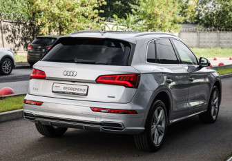 Подержанный автомобиль Audi Q5 2020 года (6 фото)