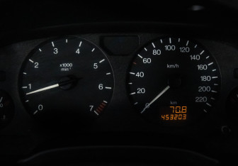 Подержанный автомобиль Opel Zafira Compactvan 2001 года (18 фото)