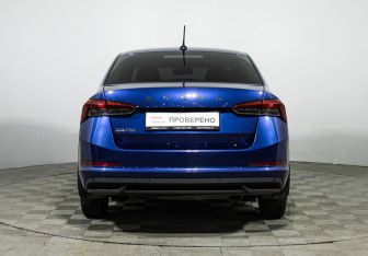 Подержанный автомобиль Skoda Rapid Liftback 2021 года (6 фото)