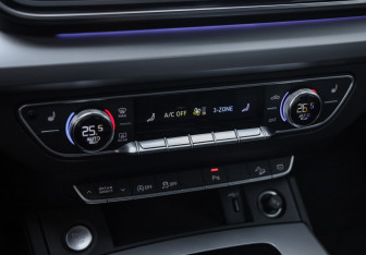 Подержанный автомобиль Audi Q5 2021 года (21 фото)