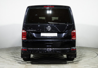 Подержанный автомобиль Volkswagen Caravelle 2019 года (6 фото)