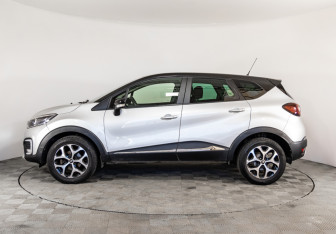 Подержанный автомобиль Renault Kaptur 2018 года (8 фото)