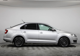 Подержанный автомобиль Skoda Rapid Liftback 2019 года (4 фото)