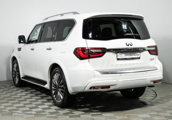 Подержанный автомобиль Infiniti QX80 2018 года (7 фото)