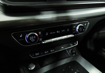 Подержанный автомобиль Audi Q5 2017 года (17 фото)