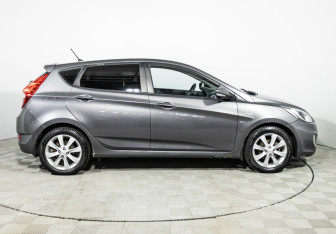 Подержанный автомобиль Hyundai Solaris Hatchback 2011 года (4 фото)