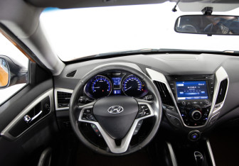 Подержанный автомобиль Hyundai Veloster 2013 года (11 фото)