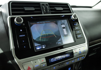 Подержанный автомобиль Toyota Land Cruiser Prado 2019 года (17 фото)