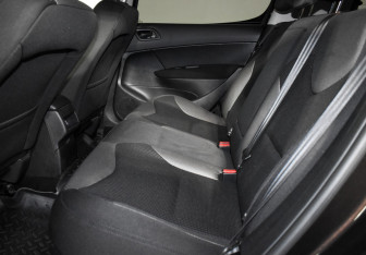 Подержанный автомобиль Peugeot 308 Hatchback 2012 года (11 фото)