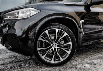 Подержанный автомобиль BMW X5 2016 года (3 фото)