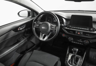 Подержанный автомобиль Kia Cerato Sedan 2019 года (9 фото)