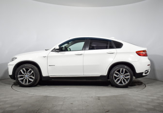 Подержанный автомобиль BMW X6 2013 года (8 фото)