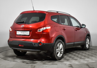 Подержанный автомобиль Nissan Qashqai+2 2010 года (5 фото)