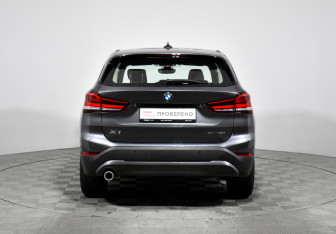 Подержанный автомобиль BMW X1 2019 года (6 фото)