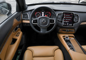 Подержанный автомобиль Volvo XC90 2019 года (14 фото)