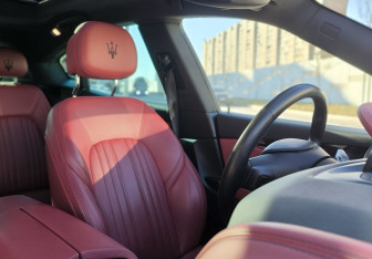 Подержанный автомобиль Maserati Levante 2018 года (23 фото)
