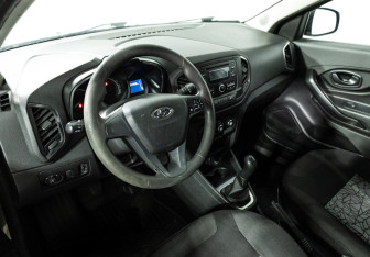 Подержанный автомобиль LADA (ВАЗ) XRAY 2016 года (11 фото)