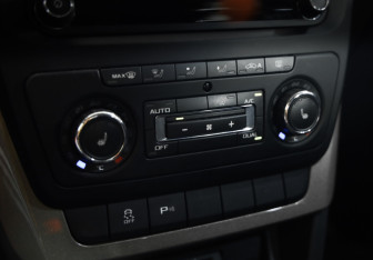 Подержанный автомобиль Skoda Yeti 2015 года (14 фото)