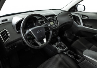 Подержанный автомобиль Hyundai Creta 2019 года (11 фото)