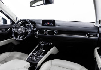 Подержанный автомобиль Mazda CX-5 2018 года (9 фото)