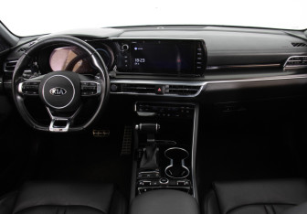 Подержанный автомобиль Kia K5 2021 года (9 фото)