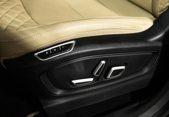 Подержанный автомобиль Geely Okavango 2023 года (22 фото)