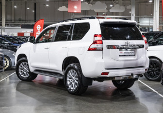 Подержанный автомобиль Toyota Land Cruiser Prado 2014 года (7 фото)