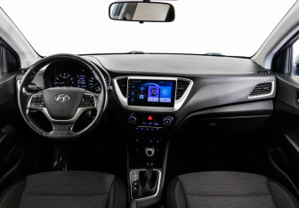 Подержанный автомобиль Hyundai Solaris Sedan 2017 года (10 фото)