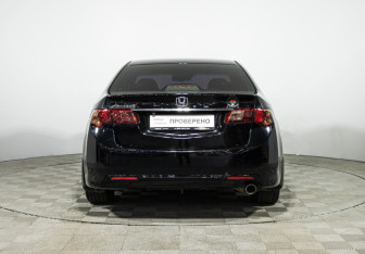 Подержанный автомобиль Honda Accord Sedan 2011 года (6 фото)