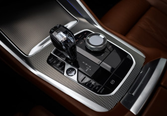 Подержанный автомобиль BMW X6 2021 года (21 фото)