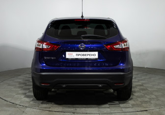 Подержанный автомобиль Nissan Qashqai 2016 года (6 фото)