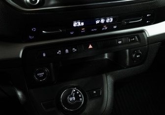 Подержанный автомобиль Citroen SpaceTourer 2020 года (17 фото)