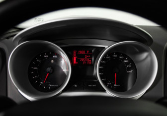 Подержанный автомобиль SEAT Ibiza Hatchback 2012 года (10 фото)