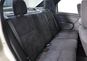 Подержанный автомобиль Renault Logan Sedan 2015 года (19 фото)