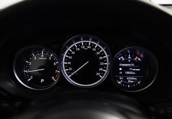 Подержанный автомобиль Mazda CX-5 2022 года (12 фото)