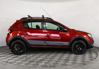Подержанный автомобиль Renault Sandero 2020 года (4 фото)